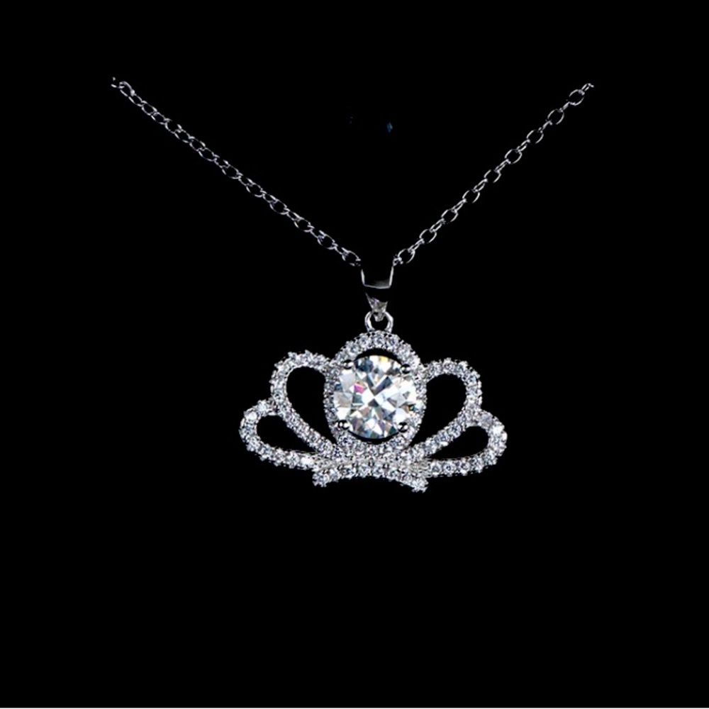 0.5CT certified Moissanite necklace  NEW
